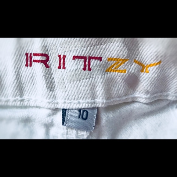 White shorts - Picture 2 of 2